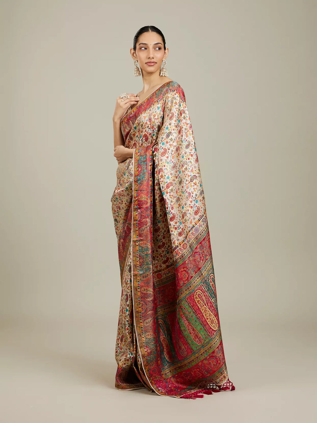 Cream White Floral Jaal Patterned Saree