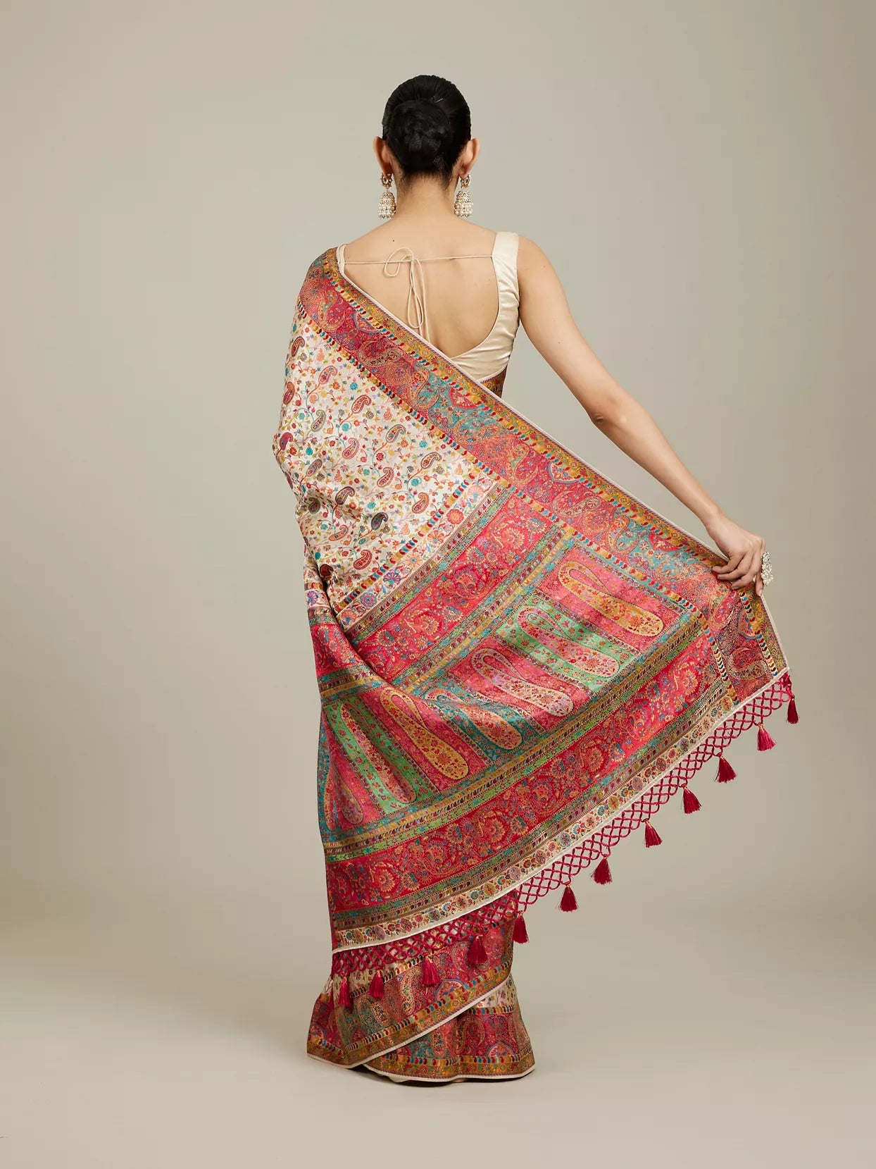 Cream White Floral Jaal Patterned Saree