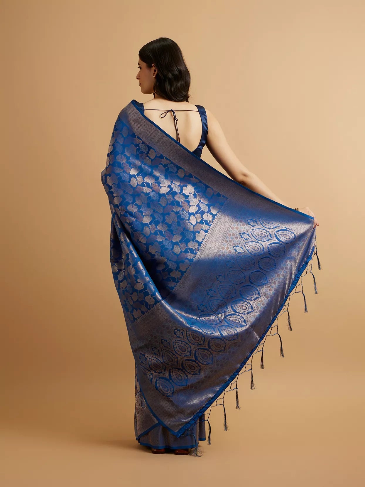 Indigo Blue Leaf Patterned Saree